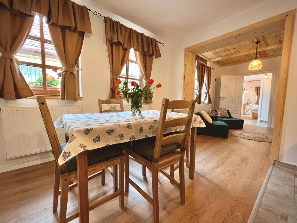 Victoria Gasthaus Rasnov - Charming Vacation House In Rasnov Exterior foto